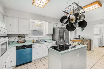 2421 Parkwood Drive, Grand Prairie, TX 75050 - Photo 14