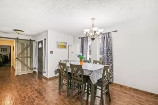 2421 Parkwood Dr, Grand Prairie, TX 75050 - Photo 6