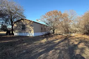 1763 Mathers Rd, Sunset, TX 76270 - Photo 6