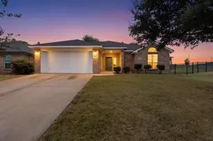 729 Ridgehill Dr, Burleson, TX 76028 - Photo 1