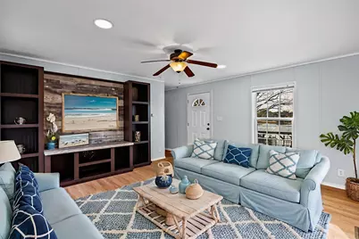 814 Brazos Harbor Circle, Granbury, TX 76048 - Photo 4