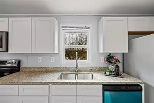 814 Brazos Harbor Cir, Granbury, TX 76048 - Photo 6