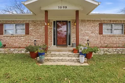 1009 Mustang Trail, Granbury, TX 76049 - Photo 2