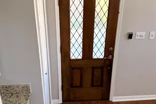 1000 Lamesa Ct, Irving, TX 75063 - Photo 28