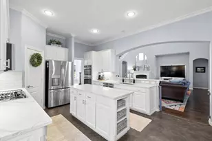 1709 E Branch Hollow Dr, Carrollton, TX 75007 - Photo 4