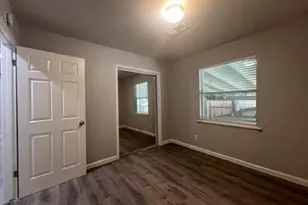 304 Oak St, McKinney, TX 75069 - Photo 8