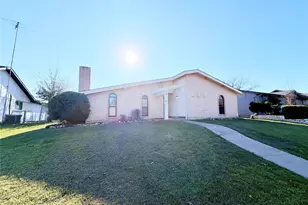 1380 Cherry Hill Ln, Lewisville, TX 75067 - Photo 2