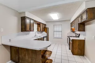 821 Hillside Dr, Cedar Hill, TX 75104 - Photo 4