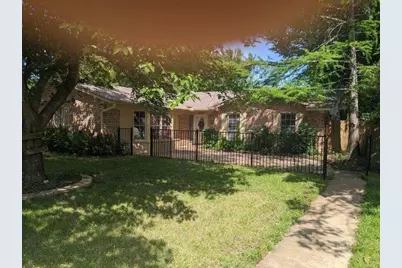 2732 Foxcroft Circle, Denton, TX 76209 - Photo 2