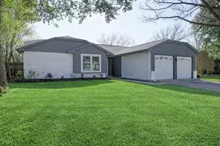 2421 Claremont Dr, Grand Prairie, TX 75052 - Photo 2