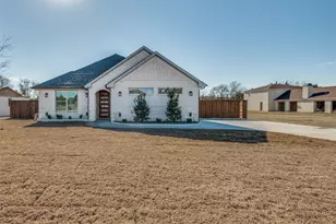 1662 Brookview Dr, Lancaster, TX 75416 - Photo 2