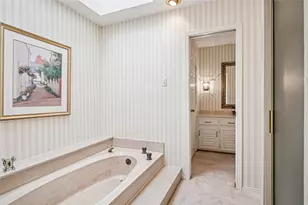 16303 Dalmalley Ln, Dallas, TX 75248 - Photo 14