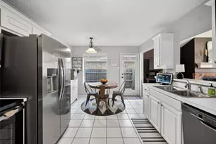 5509 Alta Verde Cir, Arlington, TX 76017 - Photo 10