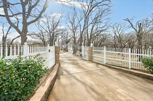7260 Hudson Cemetery Rd, Mansfield, TX 76063 - Photo 2