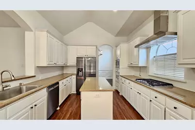 9137 Jasmine Lane, Irving, TX 75063 - Photo 10