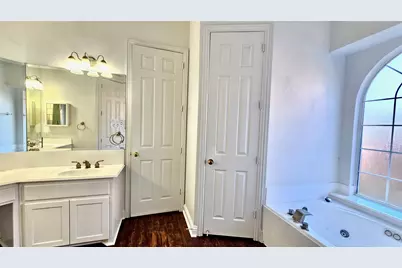 9137 Jasmine Lane, Irving, TX 75063 - Photo 20