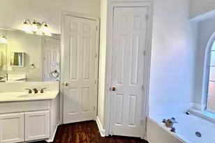 9137 Jasmine Ln, Irving, TX 75063 - Photo 20