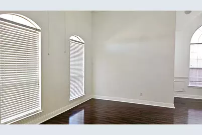 9137 Jasmine Lane, Irving, TX 75063 - Photo 6