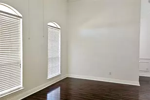 9137 Jasmine Ln, Irving, TX 75063 - Photo 6