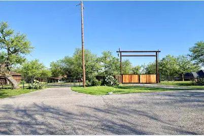 104 Advance Road, Weatherford, TX 76088 - Photo 30