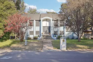 9140 Westwood Shores Dr, Fort Worth, TX 76179 - Photo 4