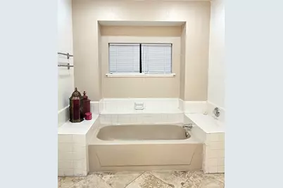 509 Chestnut Drive, Grand Prairie, TX 75052 - Photo 12