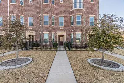 313 N Mill Street, Lewisville, TX 75057 - Photo 2