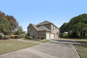 6400 Rogers Dr, North Richland Hills, TX 76182 - Photo 2