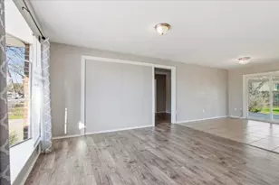 837 S Hampshire St, Saginaw, TX 76179 - Photo 4