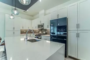 321 College Ave, Fort Worth, TX 76104 - Photo 6