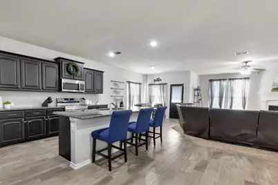 11329 Golden Ridge Lane, Fort Worth, TX 76052 - Photo 4