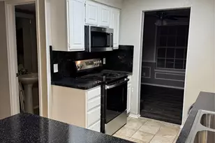 1114 Cherrytree Dr, Arlington, TX 76001 - Photo 4