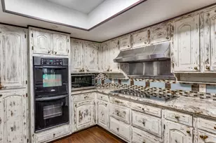 413 N Trail St, Crowley, TX 76036 - Photo 12