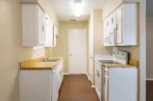 12104 Bishop Dr, Balch Springs, TX 75180 - Photo 6