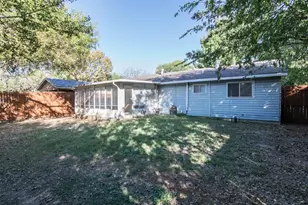 12104 Bishop Dr, Balch Springs, TX 75180 - Photo 14