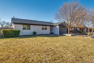 3072 Mark Twain Dr, Farmers Branch, TX 75234 - Photo 1