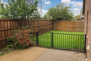 4625 Indian Rock Dr, Fort Worth, TX 76244 - Photo 2