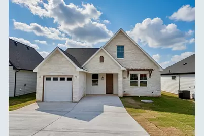 5610 San Jacinto Drive, Granbury, TX 76048 - Photo 2