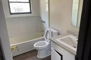 910 Circle Dr, Bowie, TX 76230 - Photo 4