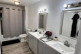 1018 E Elm St, Hillsboro, TX 76645 - Photo 16