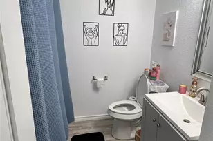 1018 E Elm St, Hillsboro, TX 76645 - Photo 10