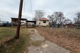 205 Barker St, Athens, TX 75751 - Photo 2