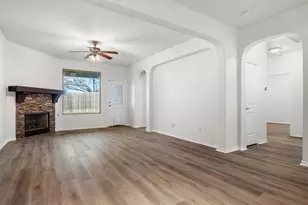 1217 Meadowlakes Dr, Azle, TX 76020 - Photo 8