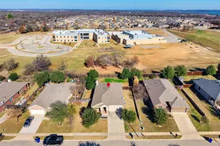 1217 Meadowlakes Dr, Azle, TX 76020 - Photo 32