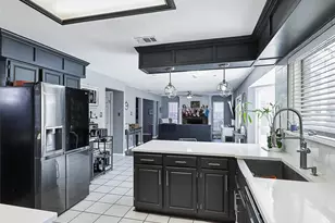 2322 Snowdon Dr, Arlington, TX 76018 - Photo 10