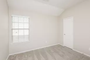 533 Crown Oaks Dr, Fort Worth, TX 76131 - Photo 12