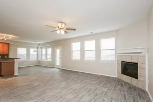 533 Crown Oaks Dr, Fort Worth, TX 76131 - Photo 4