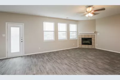 533 Crown Oaks Drive, Fort Worth, TX 76131 - Photo 2