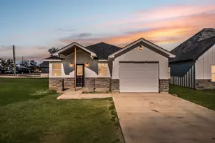 203 E South St, Itasca, TX 76055 - Photo 1