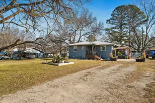 681 Briggs Blvd, East Tawakoni, TX 75472 - Photo 1